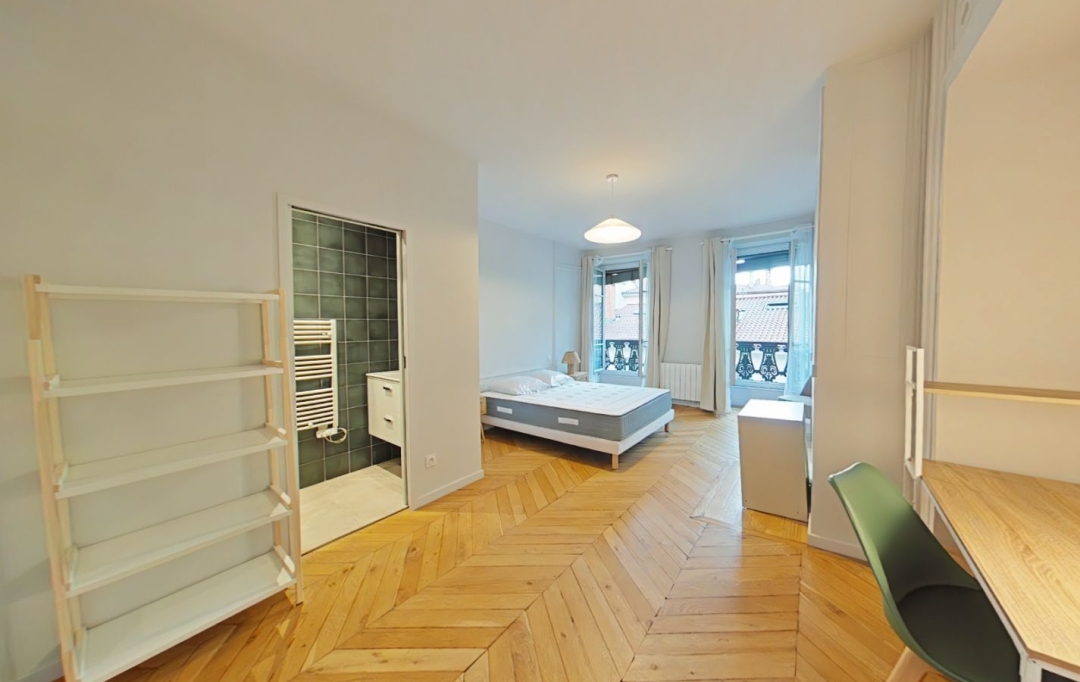 Annonces MEYZIEU : Appartement | LYON (69001) | 133 m2 | 2 600 € 